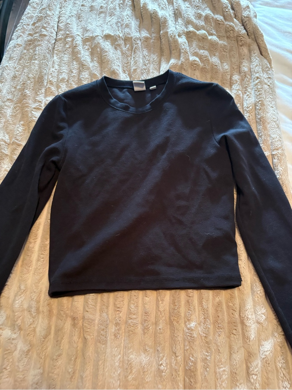 Aritzia TNA Waffleknit size small long sleeve